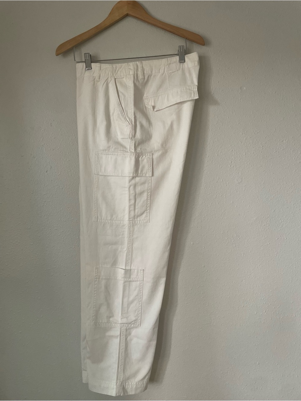 H&M White Cargo Pants with Utility Pockets - Picture 3 of 7
